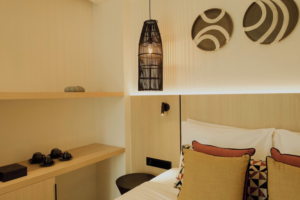 Standard Suite - Photo 18