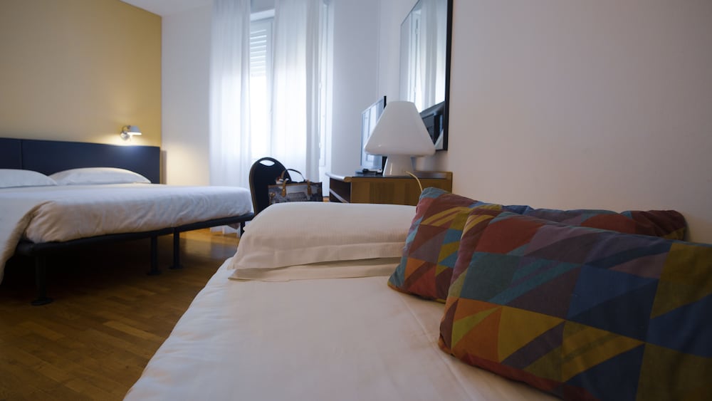 Classic Triple Room, Multiple Beds, Non Smoking - Photo 1