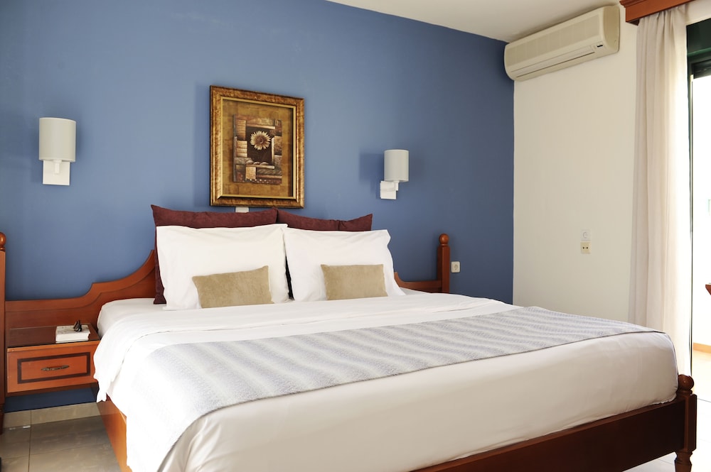 Two Bedroom Apartment, Inland View photo 1