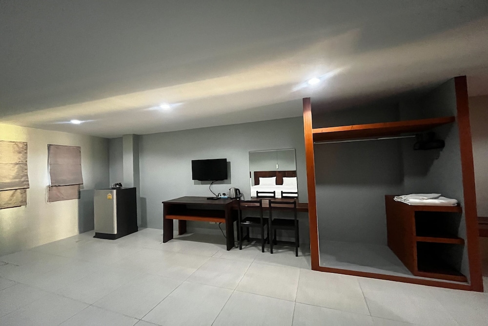 Standard Double Room, City View - Photo 2