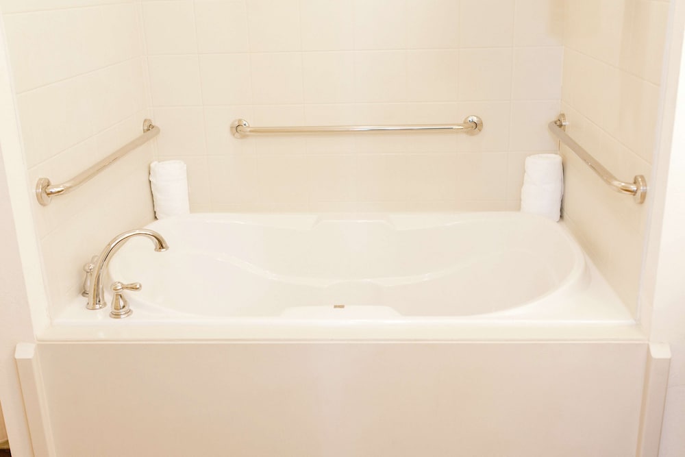 Room, Accessible - Photo 4