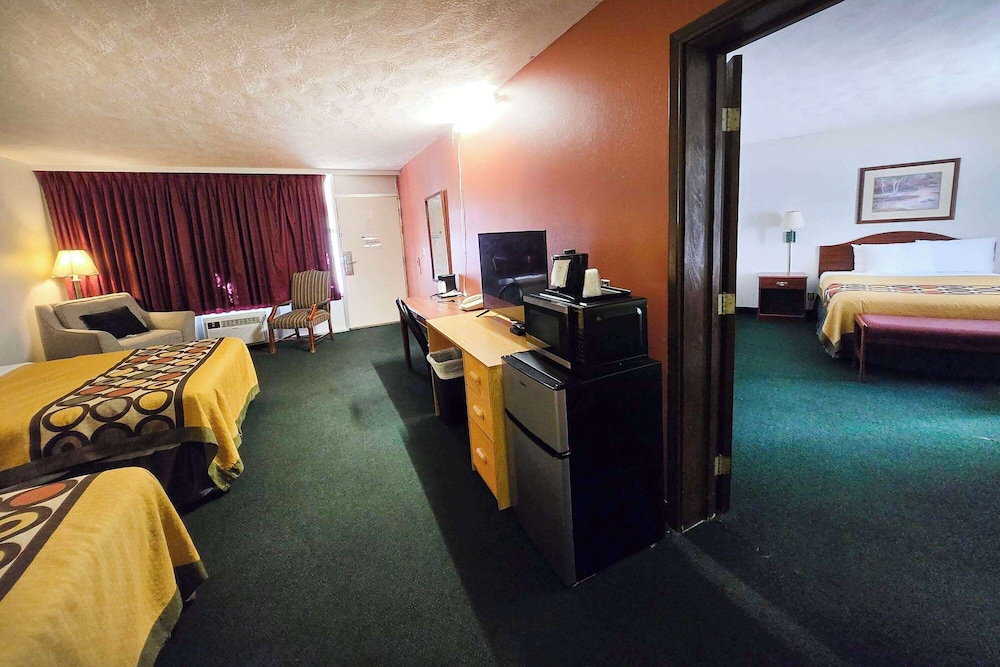 Family Suite, Multiple Beds, Non Smoking - Photo 3