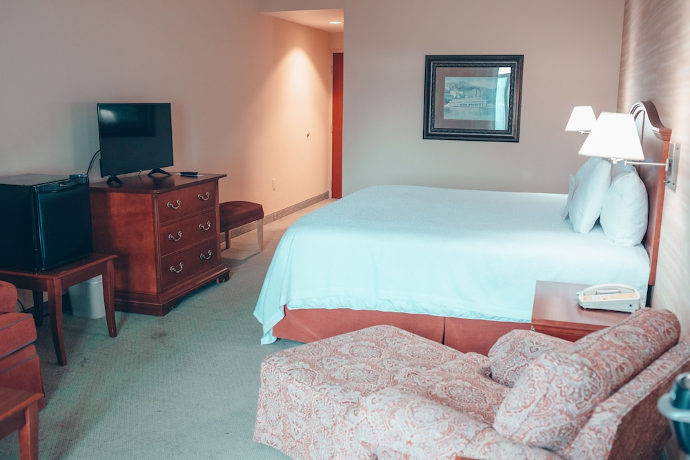 Standard Room, 1 King Bed - Photo 3