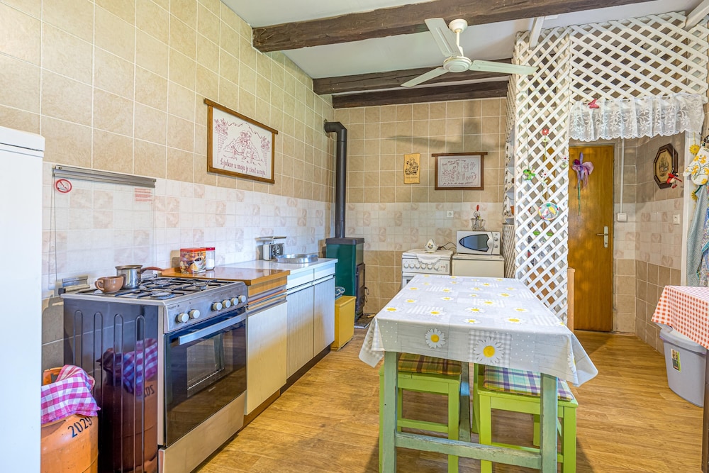 Family House, Multiple Bedrooms, 2 Bathrooms (Rural Homestead Trenkovo) photo 2