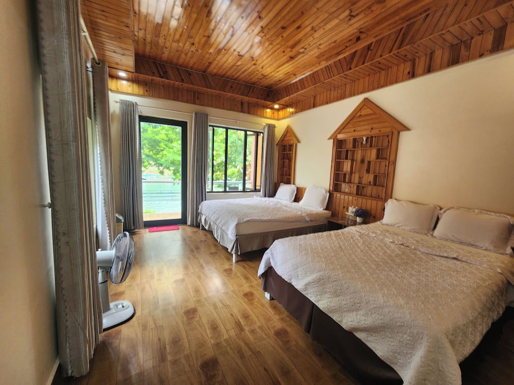 Superior Bungalow photo 3