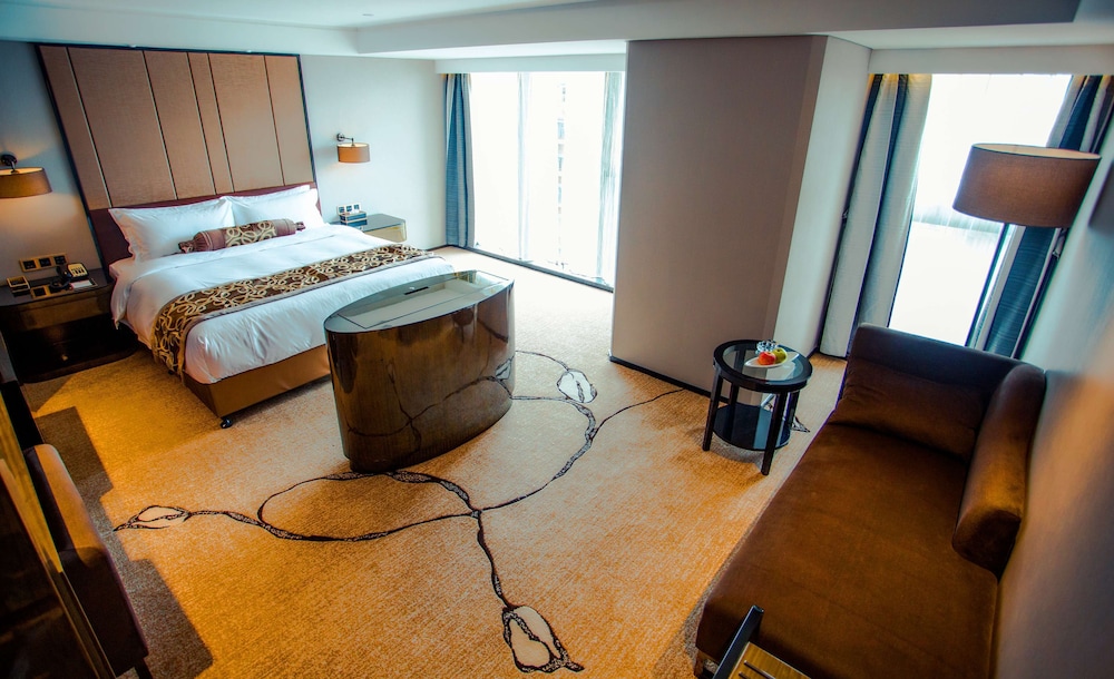 Standard Room, 1 King Bed photo 1