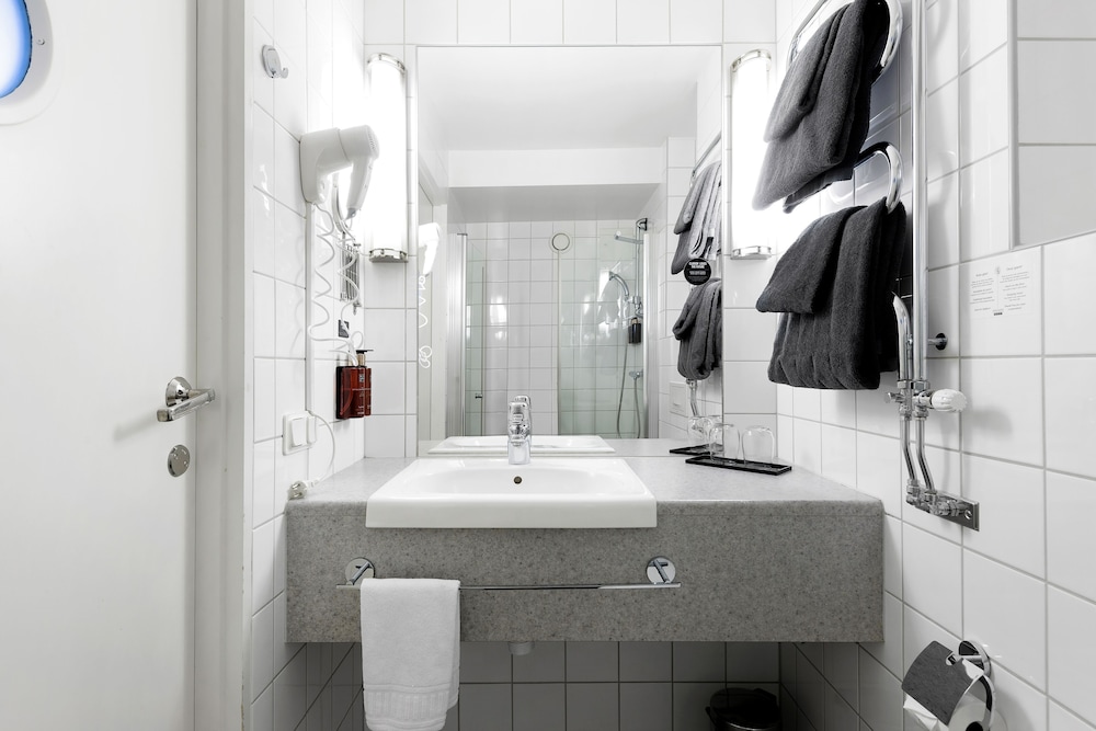 Superior Room - Photo 15