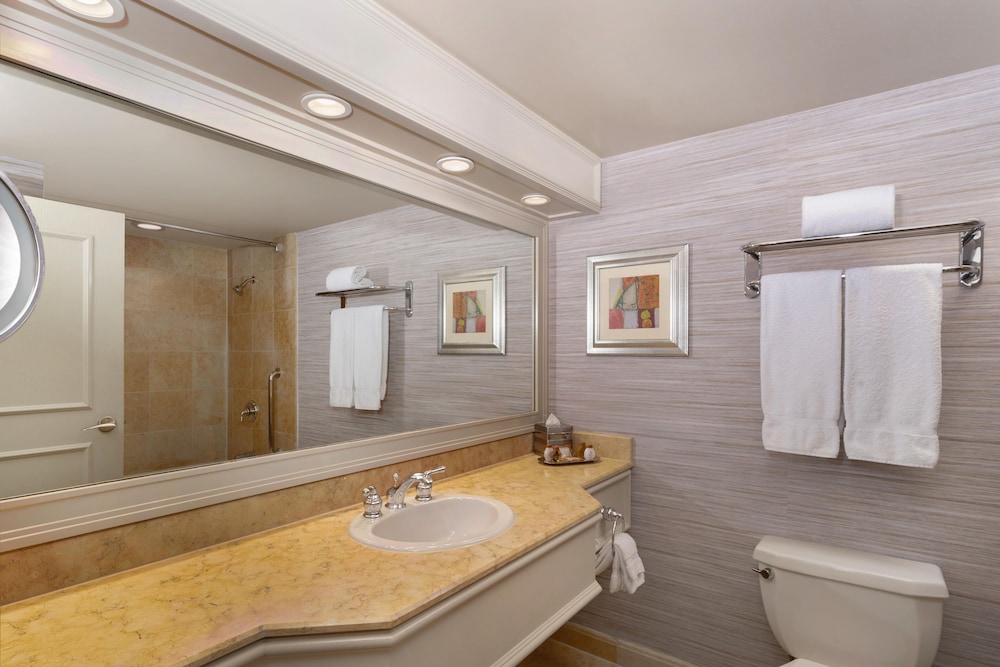 Strip View Room photo 2