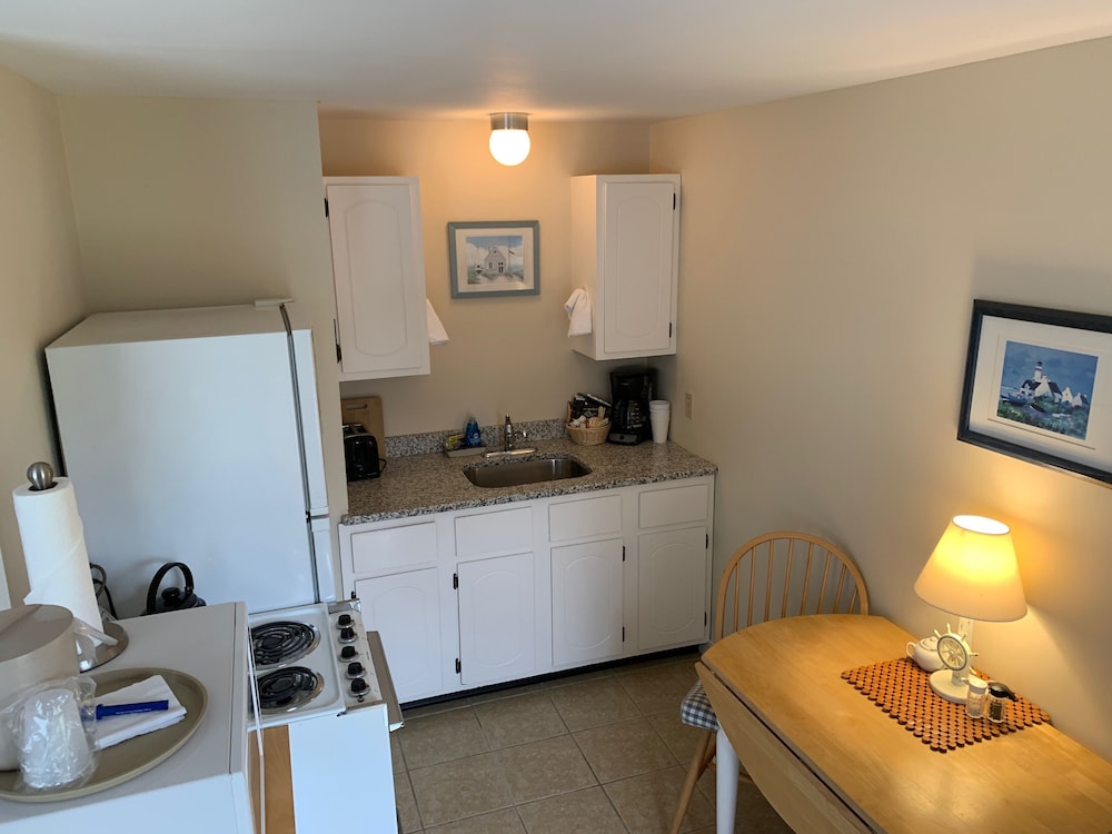 Deluxe Efficiency Suite