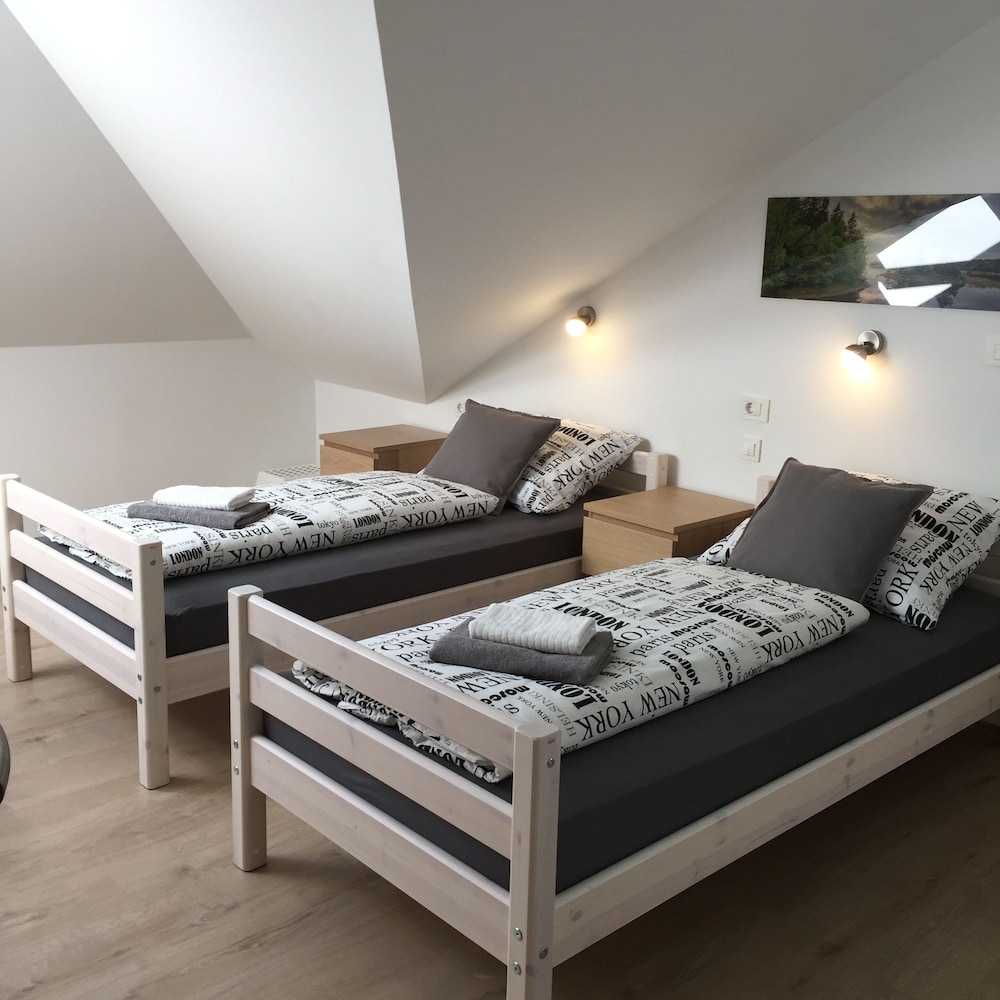 Room (1)
