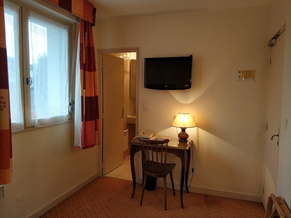 Classic Double Room, Private Bathroom - Photo 3
