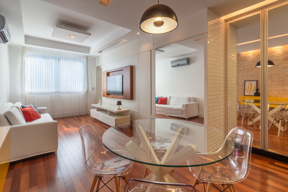 Apartment, Smoking