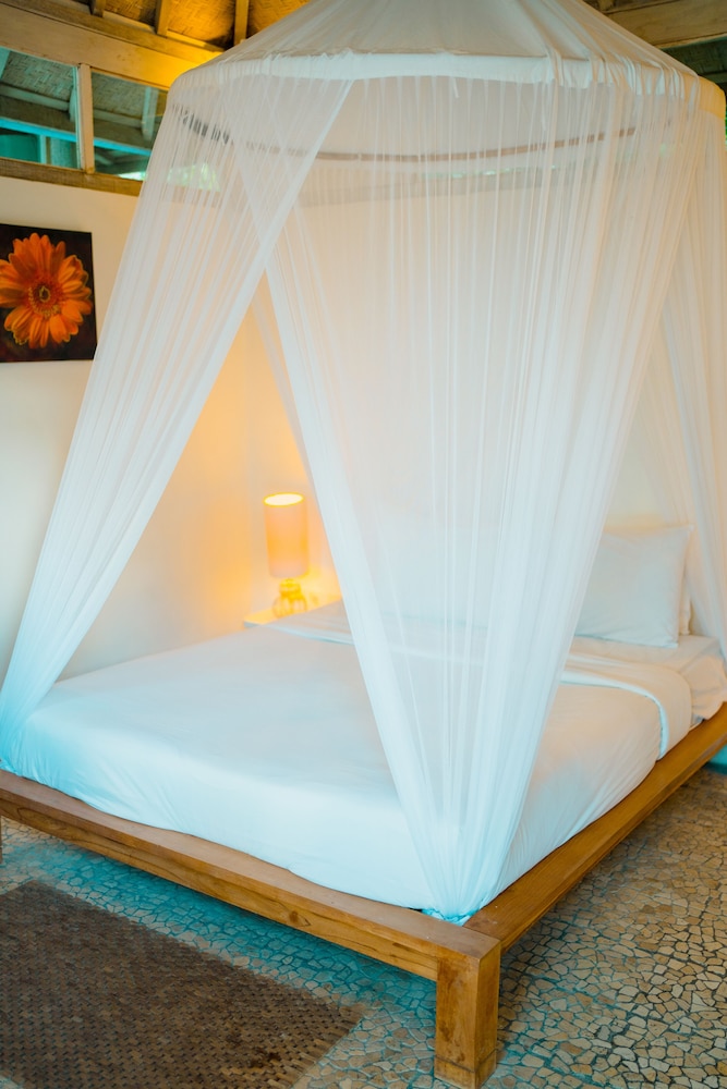 One Bedroom Bungalow with Pool View photo 3