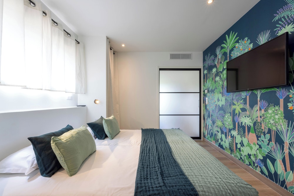 Comfort Quadruple Room, Garden View - Photo 7