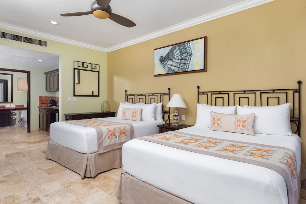 Junior Studio Suite, Pool View photo 3