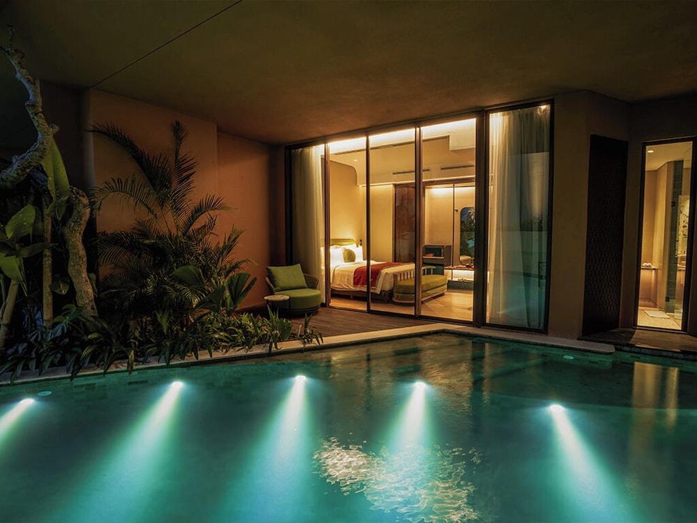 Tropical Studio Lagoon King