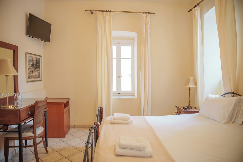 Economy Double or Twin Room photo 1