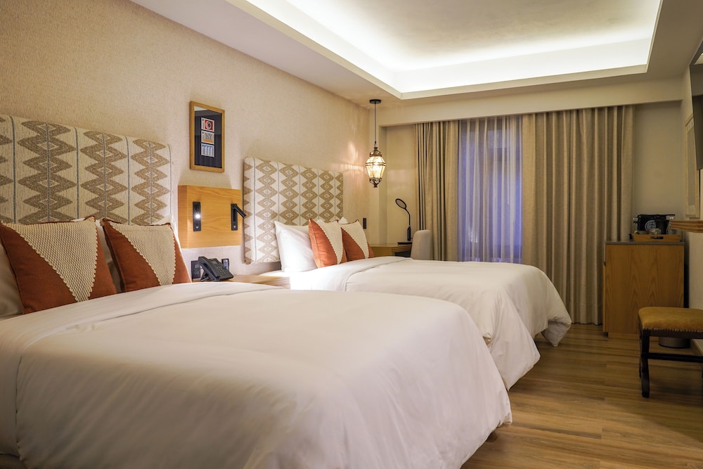 Deluxe Room, Courtyard View