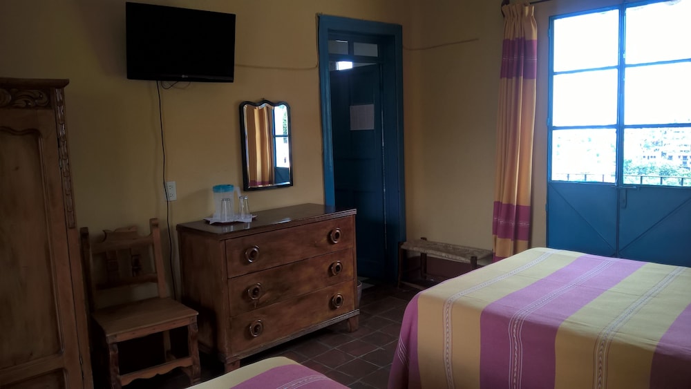 Standard Room photo 2