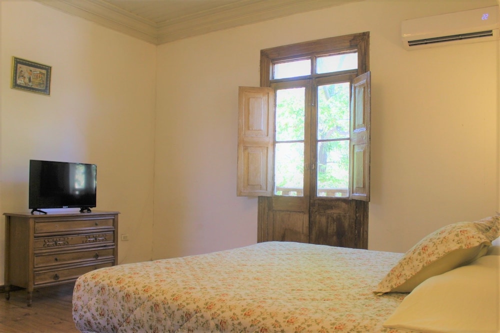 Family Room, Multiple Beds photo 3