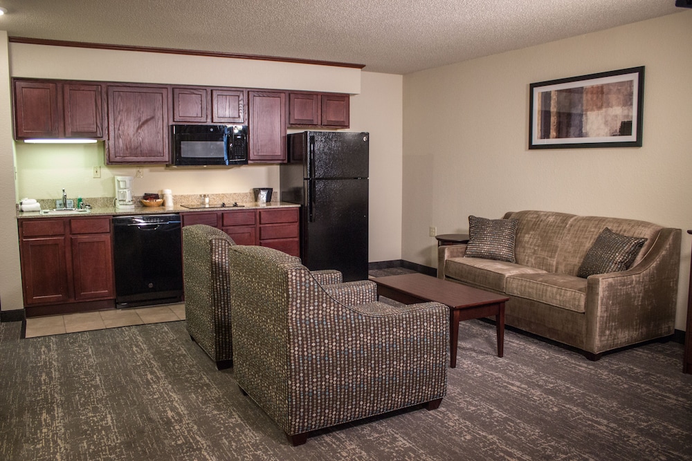 Executive Room, Multiple Beds, Non Smoking, Kitchenette - Photo 4