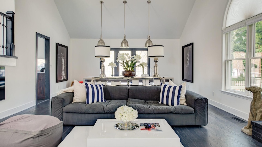 House, Multiple Beds (Bridgehampton Beauty) photo 3