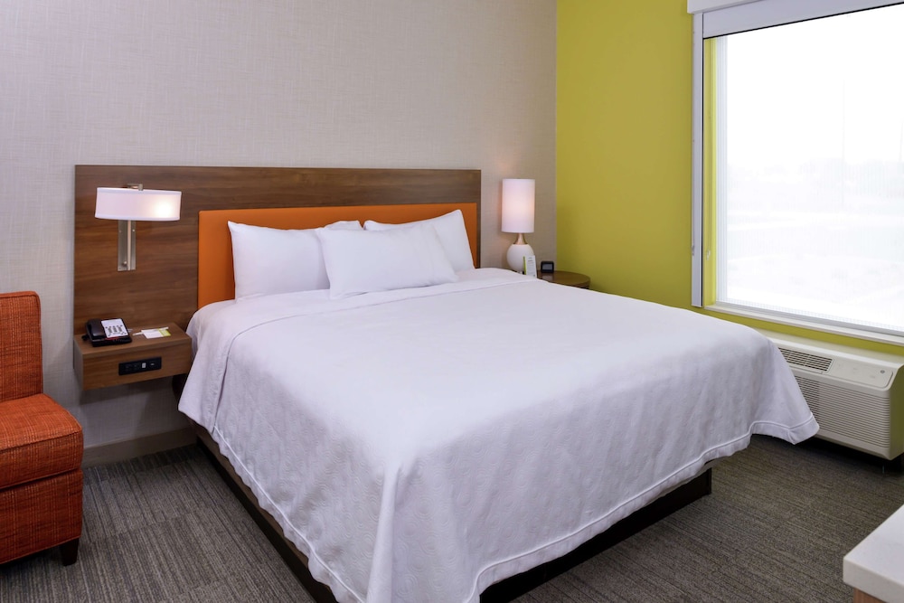 Suite, 1 King Bed, Accessible, Non Smoking (Hearing) photo 3