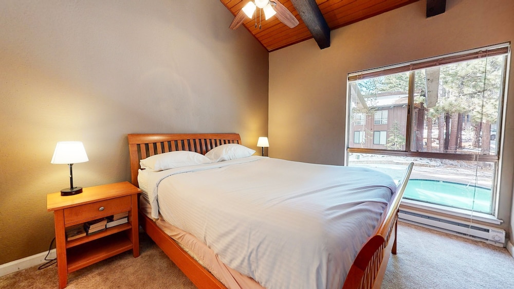 Condo, 2 Bedrooms