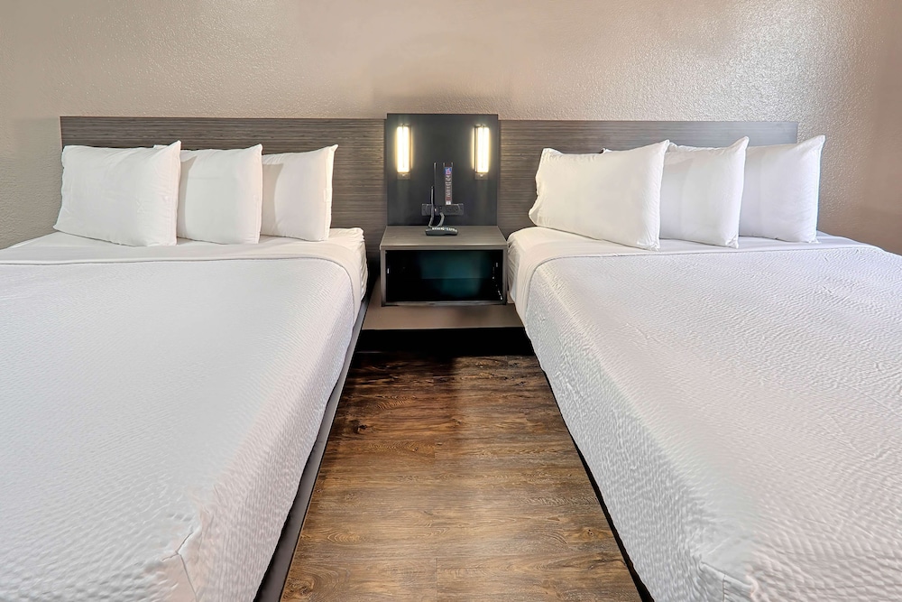 Deluxe Room, 2 Double Beds, Accessible, Non Smoking photo 1