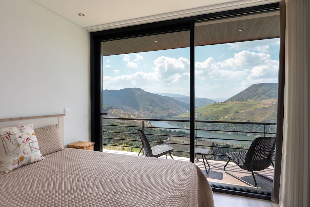 Premium House photo 3