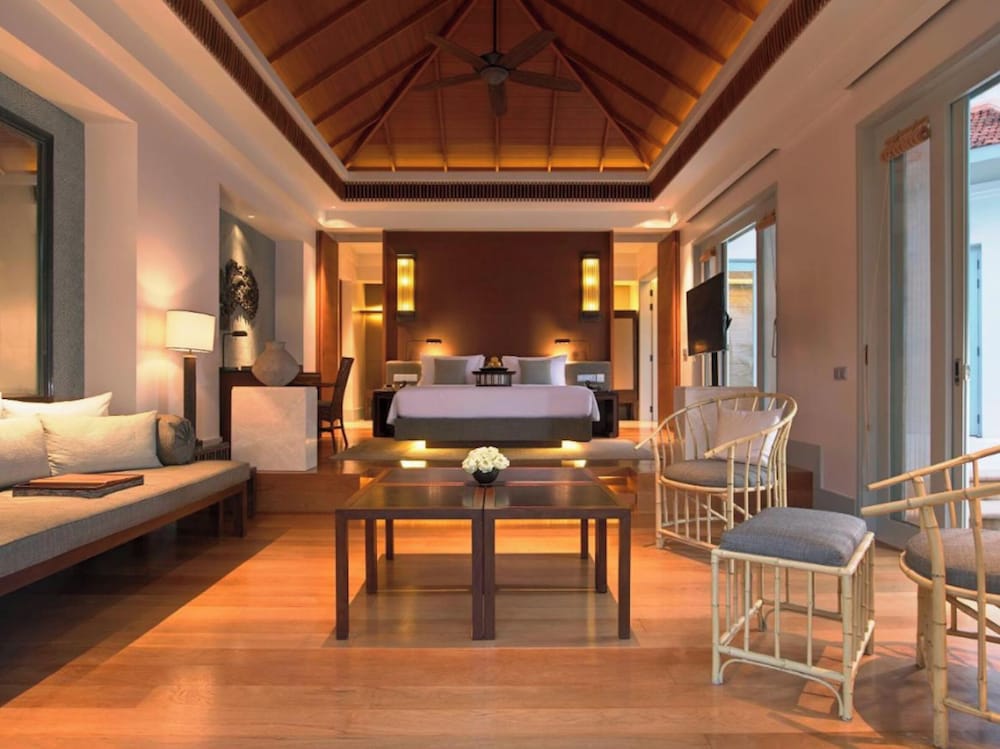 Deluxe Suite, Beach View