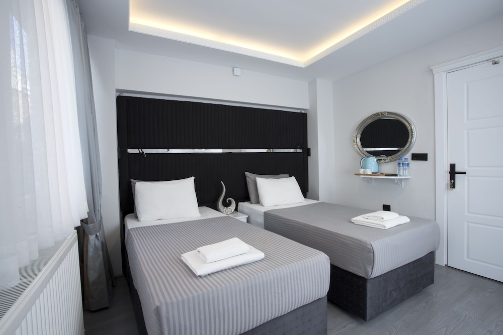 Standard Twin Room, River View photo 3