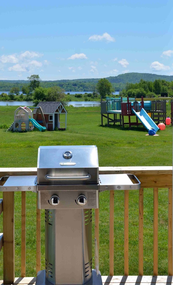 Family Cottage, 2 Bedrooms, Lake View (Unit 7) photo 1