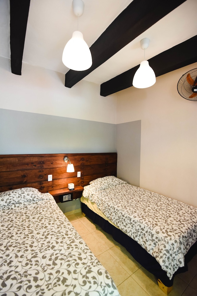 Twin Bed Private , Shared Bathroom photo 1