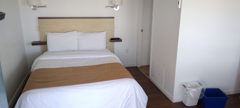 Basic Double Room photo 1