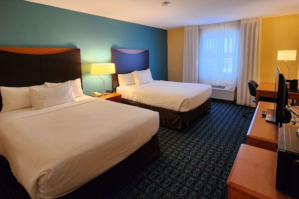 Room, 2 Queen Beds, Non Smoking - Photo 1