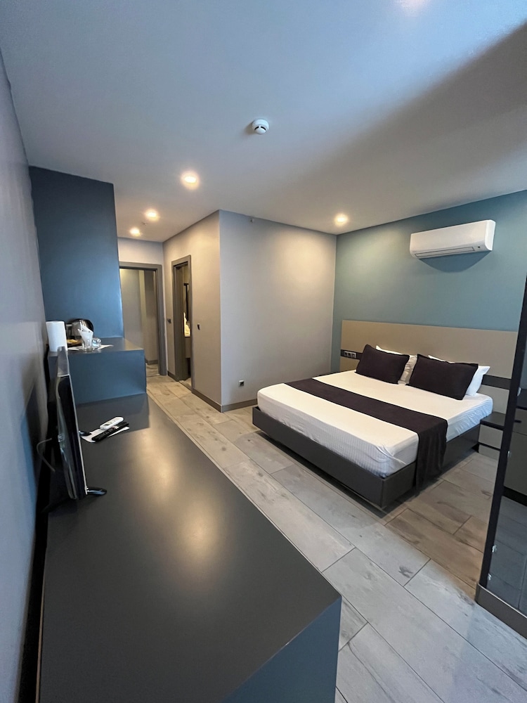 Royal Room, Multiple Beds photo 2