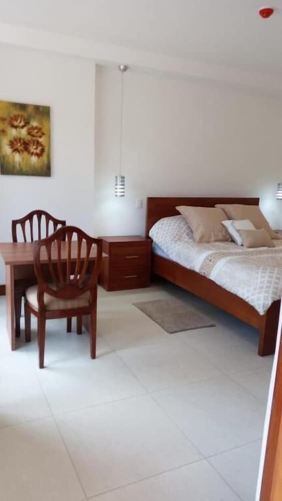Deluxe Room, 1 Queen Bed, Garden View photo 3