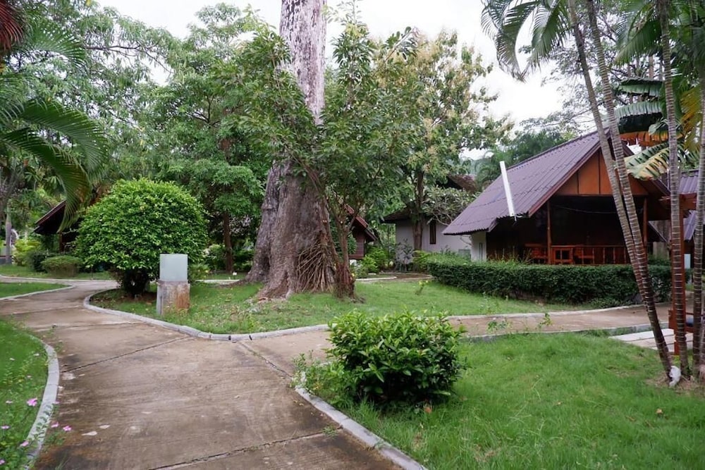 Bungalow Garden View - Photo 12