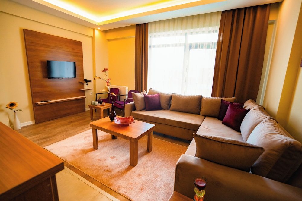 Deluxe Suite, Garden View photo 2