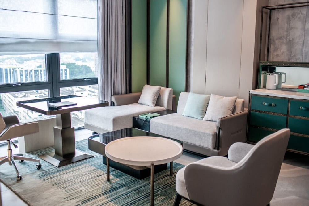 Grande Deluxe Suite
