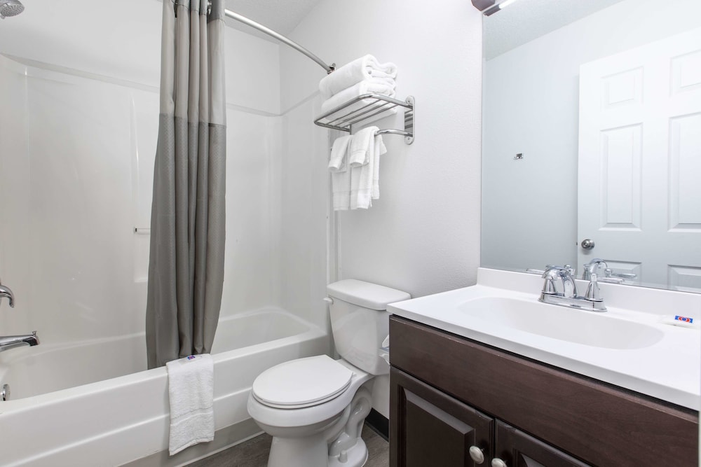 Premium Room, 1 Queen Bed, Non Smoking, Kitchen - Photo 5