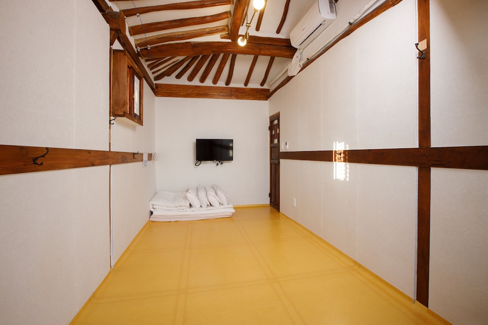Deluxe Triple Room, Non Smoking, Private Bathroom photo 1