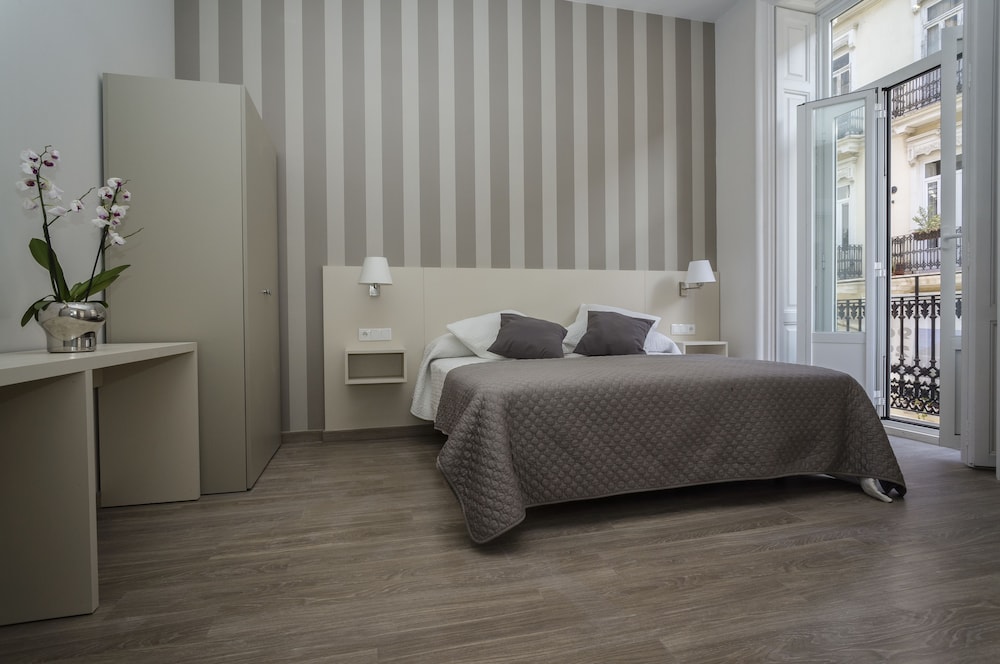 Deluxe Triple Room photo 2