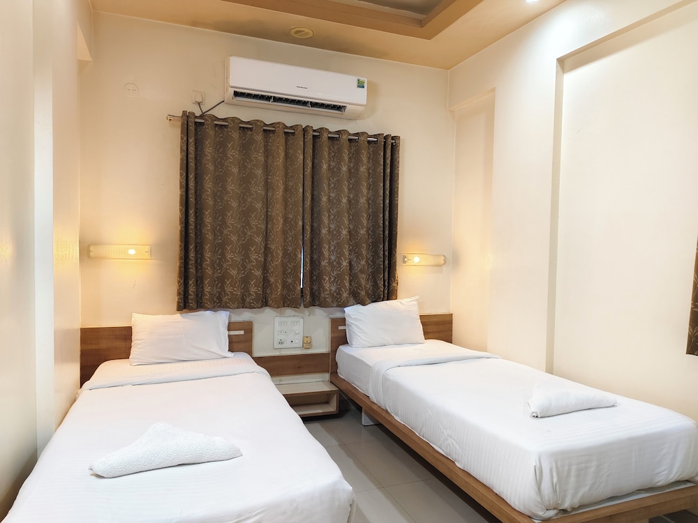 Deluxe Twin Room, City View photo 3