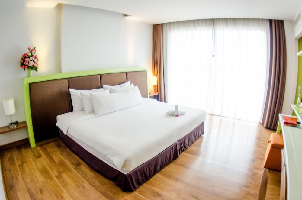 Deluxe Room - Photo 11