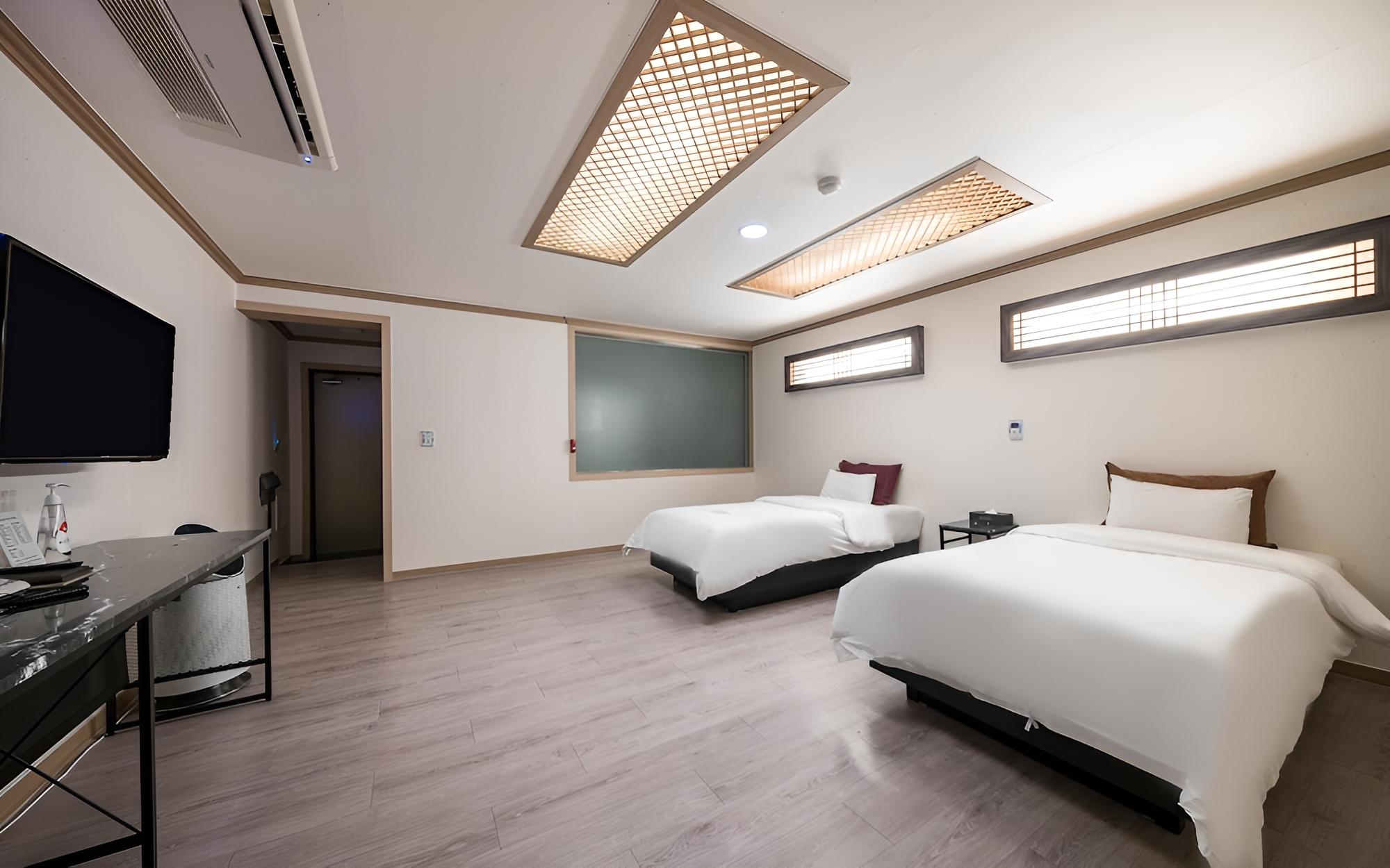 Room (Deluxe Twin-Air purifier (Single sing) photo 2