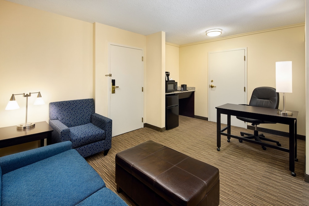 Room, 2 Double Beds, Accessible (Communications, Roll-In Shower) - Photo 5