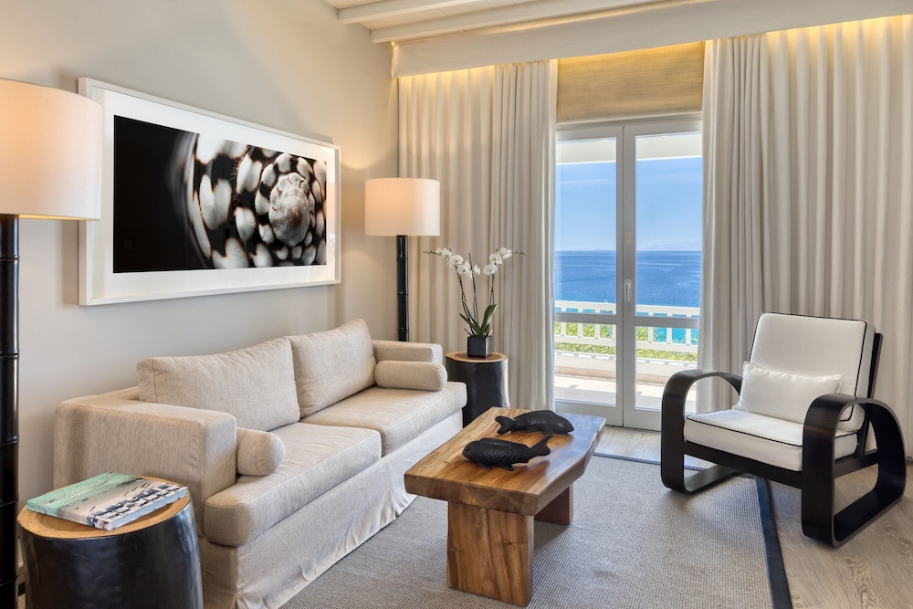 Luxury Suite - Photo 5