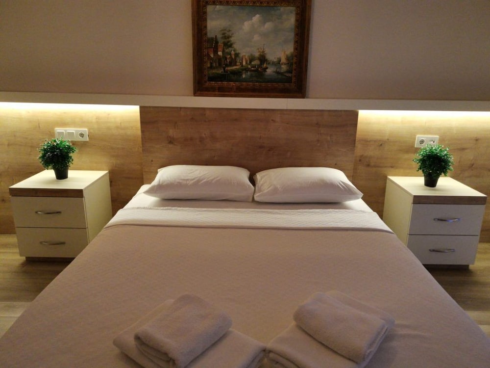 Comfort Room, 1 Double Bed, Balcony, Garden View